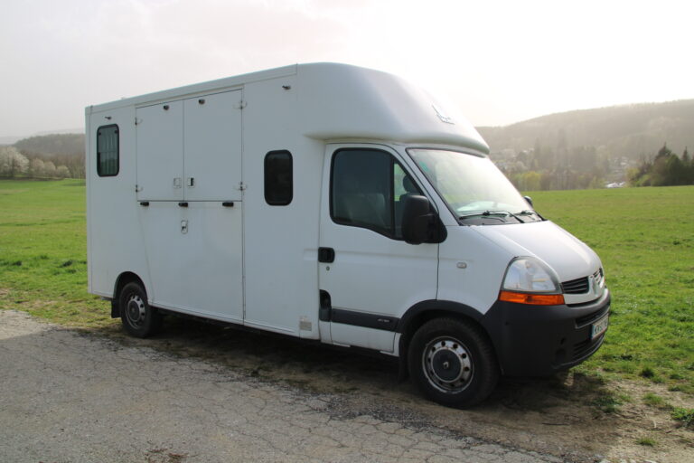 Unser Renault Pferdetransporter mit TheAult Aufbau